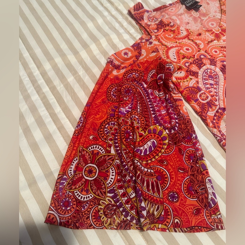 Coco Blanco Red Cold Shoulder Paisley Blouse Womens Size M - Picture 3 of 11
